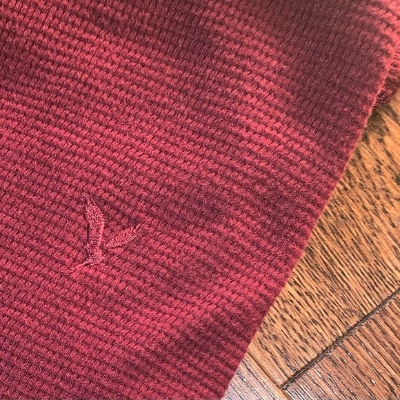 American Eagle Burgundy Waffle Longsleeve - Picture 2 of 3
